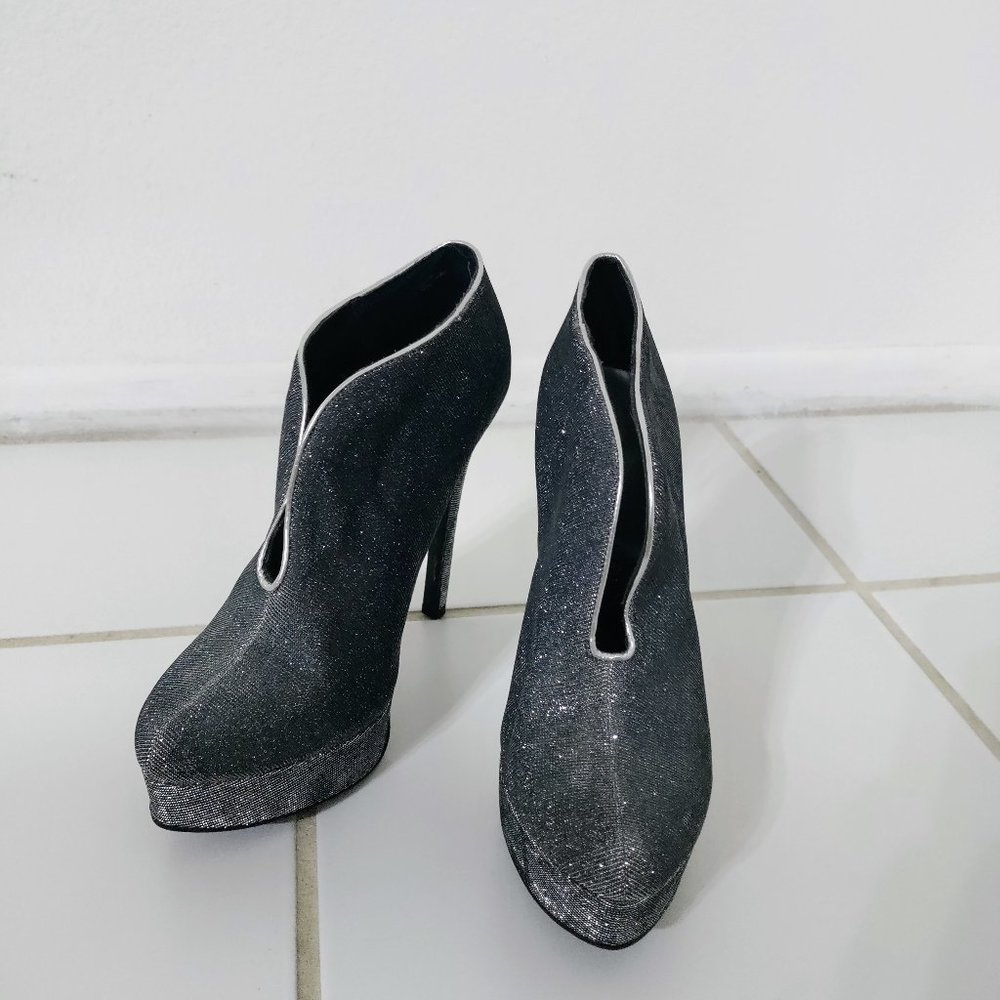CHINESE LAUNDRY WOMENS ANKLE BOOTS
